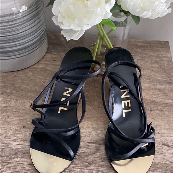 🎉SOLD🎊Chanel sandals - Picture 2 of 9
